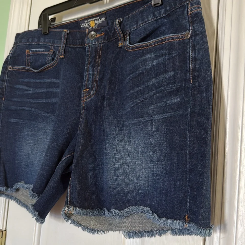 Lucky Brand Dark Blue Frayed Leg Abbey 6” Short Everyday Comfort Summer Size 14
